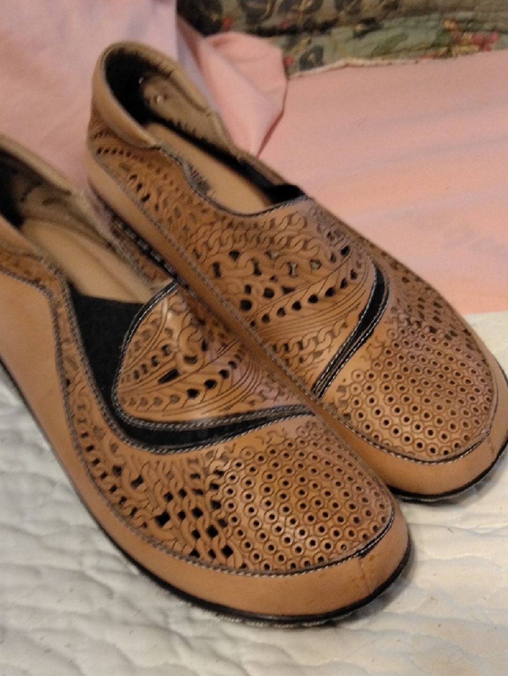L'ARTISTE Tan Laser-Cut Slip-On Genuine Leather Mules